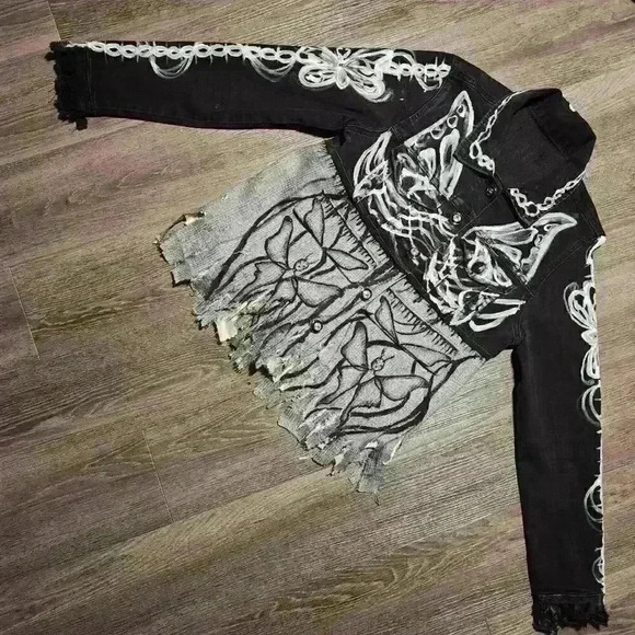One-of-a-kind handmade  grunge / punk shredded butterfly painted denim jacket - Picture 10 of 16